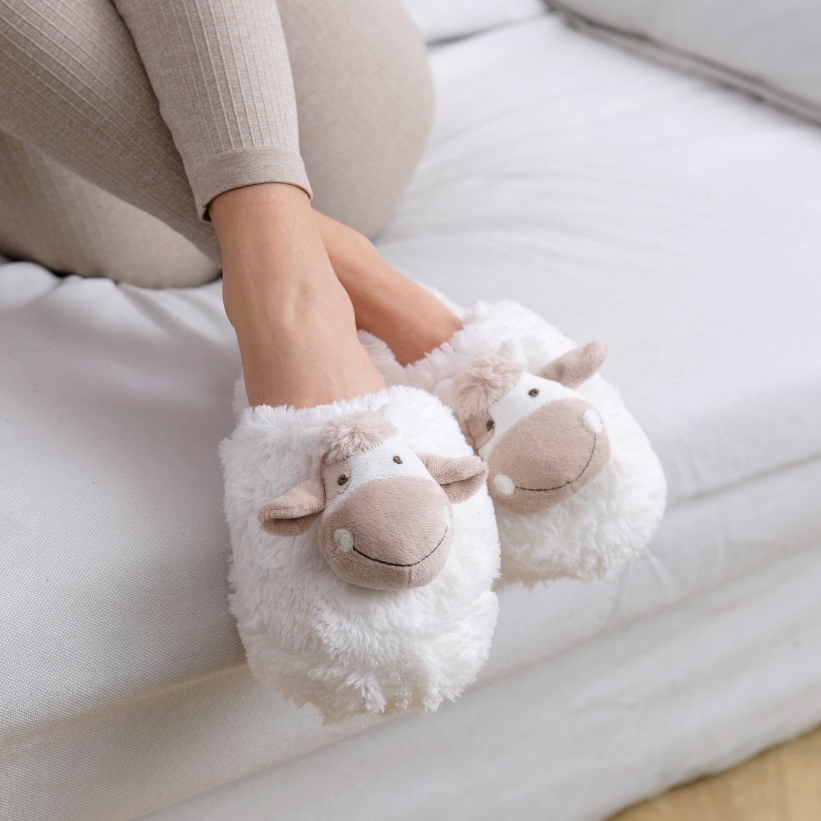 Zhu-Zhu Furry Animal Slippers - Cow