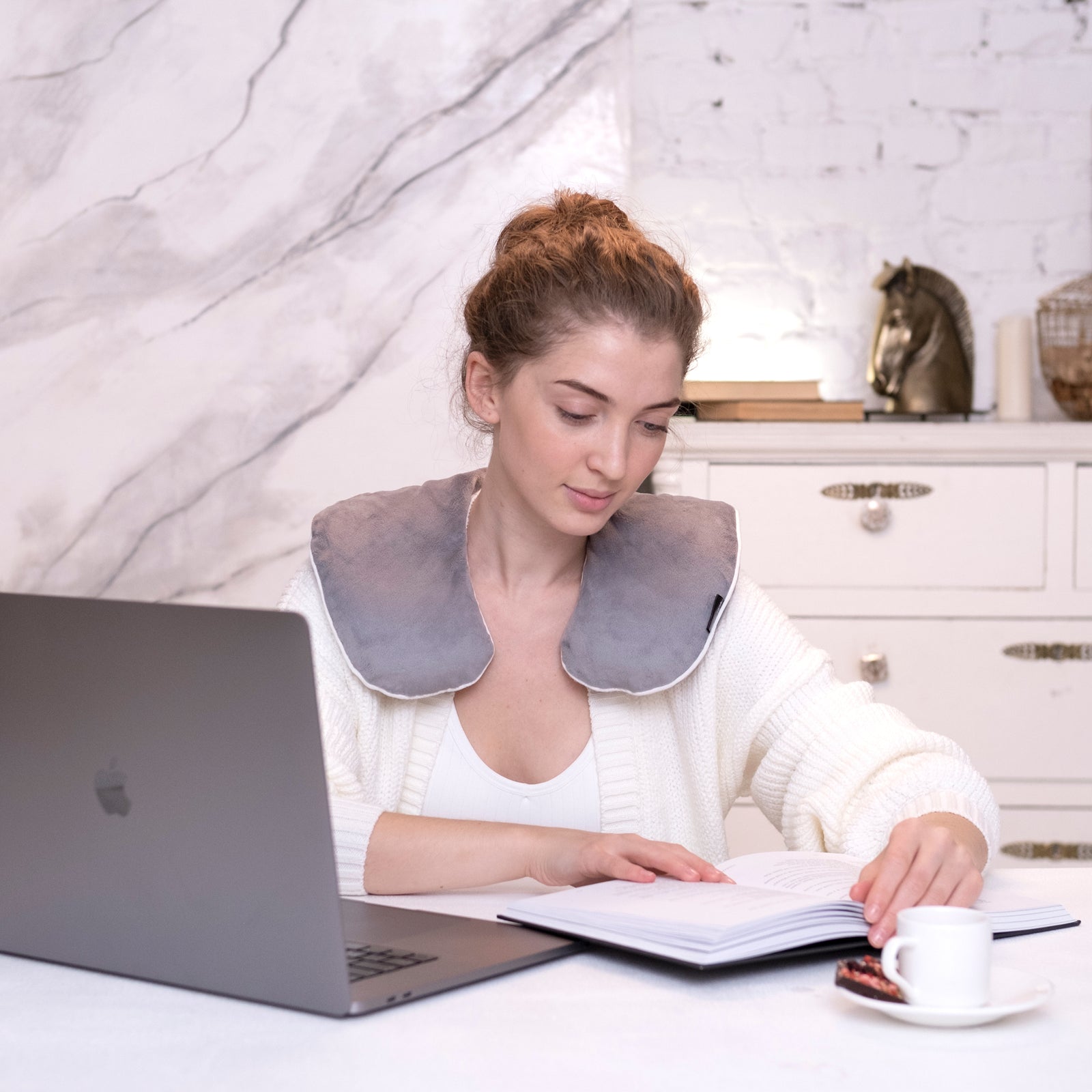 Microwave Lavender Neck Warmer In Grey Velour